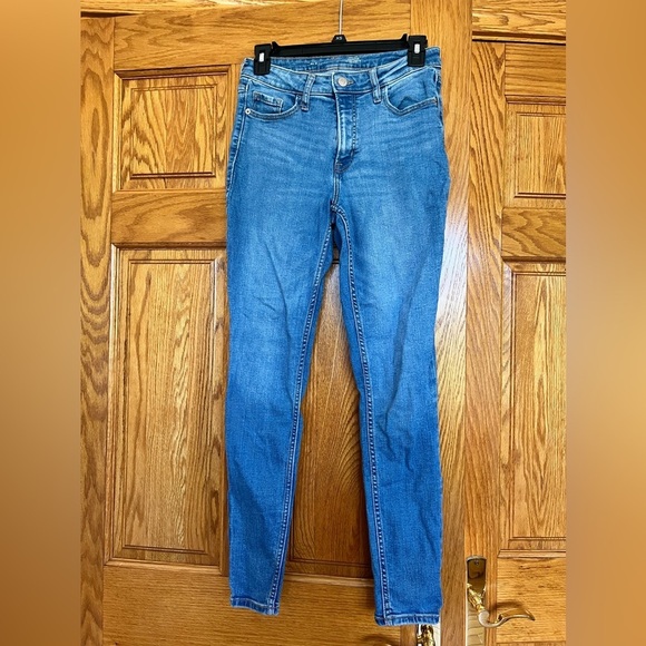 Old Navy - High Rise - Rockstar Super Skinny Jeans - Picture 1 of 3